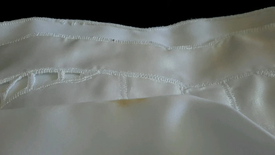 Set White Embroidered 70 x 90" Tablecloth Holly Cloth Napkins & Placemat Set - Image 3 of 4