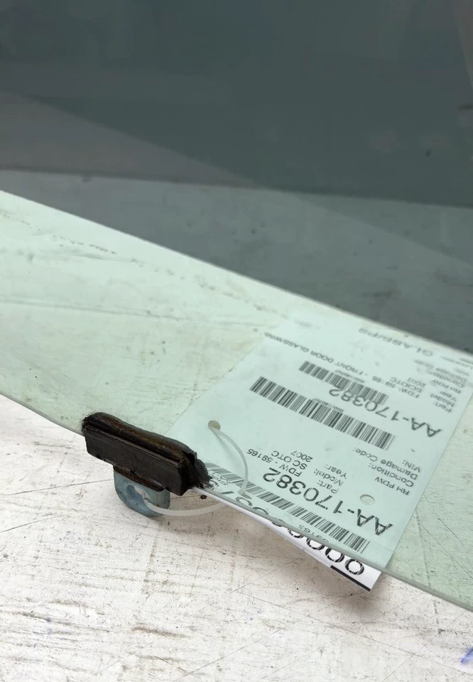 05 06 07 08 09 10 SCION TC puerta delantera vidrio/ventana vástago derecho Foto 4 de 4