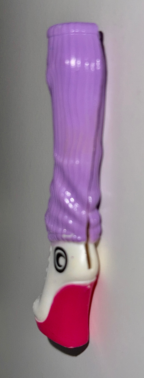 SAOLA Bambola MONSTER HIGH artiglio lupo urlo uniforme sinistra viola calzino solo scarpa bianca