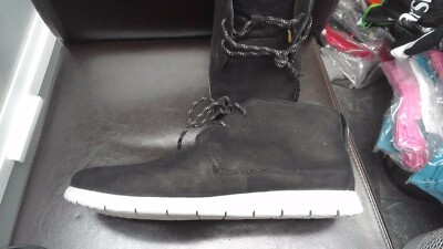 NWT UGG Australia MENS CHUKKA BOOT FREAMON CAPRA 11.5 EEE 