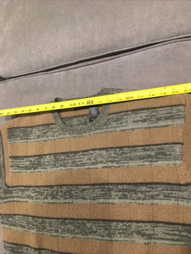 Vintage CLAIBORNE Men's Winter Sweater, Large, 100% Wool 1072 - Picture 11 of 11