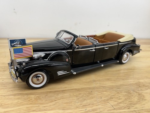 Diecast Signature PRESIDENTIAL SERIES 1938 CADILLAC V-16 LIMO 1:24 Roosevelt  - Picture 2 of 10