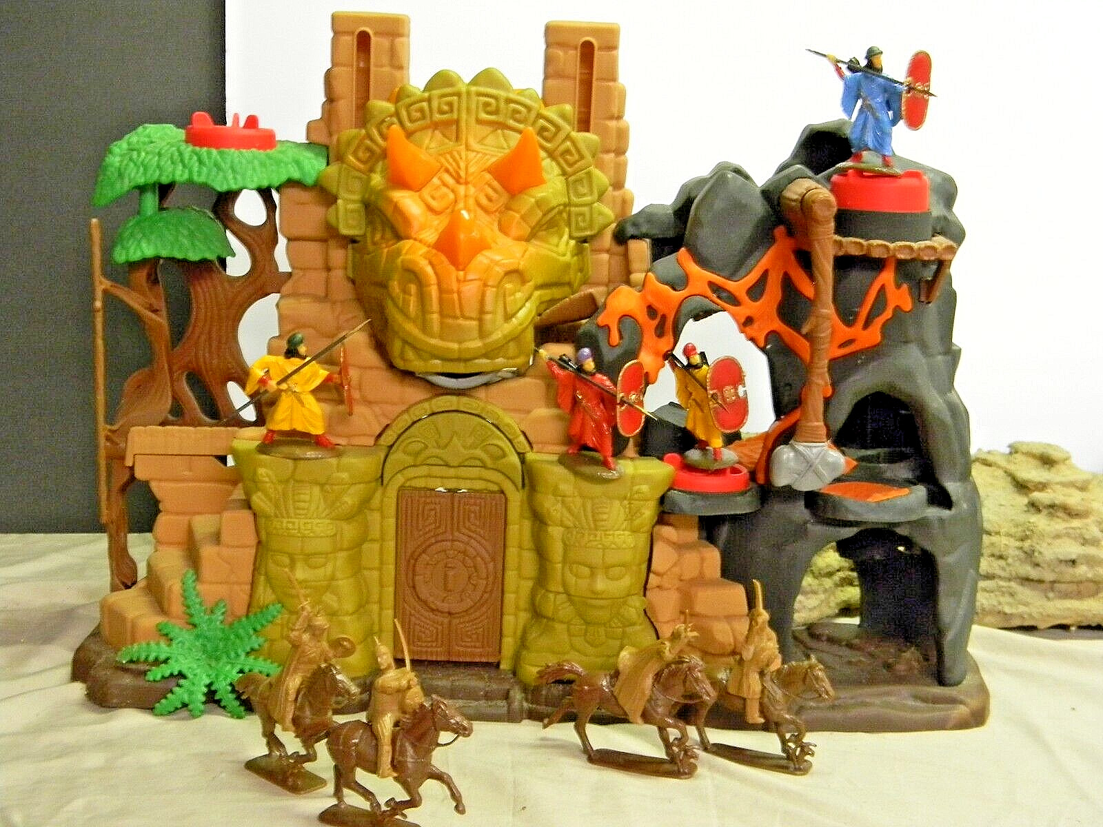 8 Figures 4 Persians pro painted 60mm 4 Reamsa Turks ( July Listing)