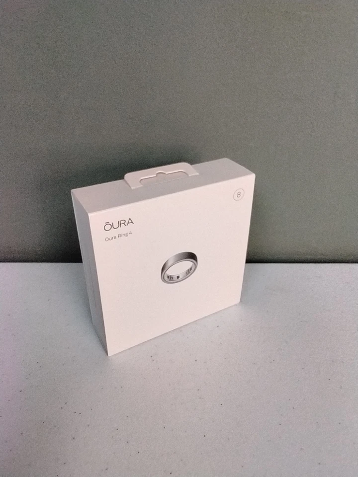 Oura Ring 4 Brushed Silver - Size 8 - Image 4 of 4