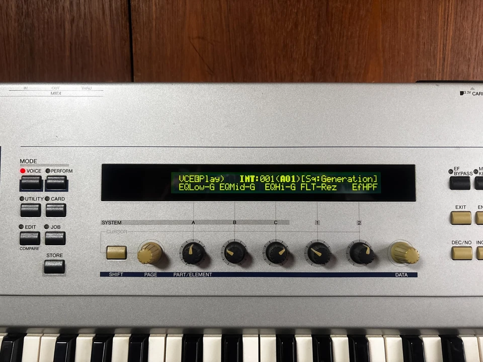 Yamaha CS6x CONTROL SYNTHESIZER Real time Control Modular Synthesis New battery - Image 4 of 4