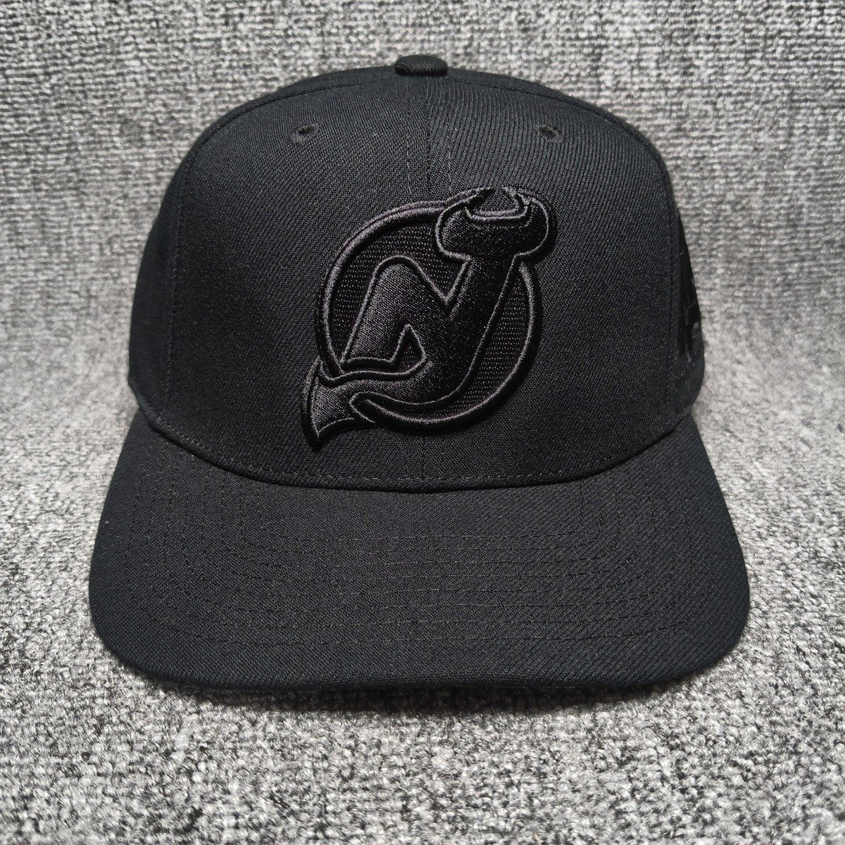 Mitchell & Ness New Jersey Devils NHL Black Hat Cap 10th Anniversary Side Patch