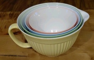 Vtg Norpro Grip-EZ Set of 4 Mixing Bowls (4/3/2/1 Quarts) Melamine Plastic