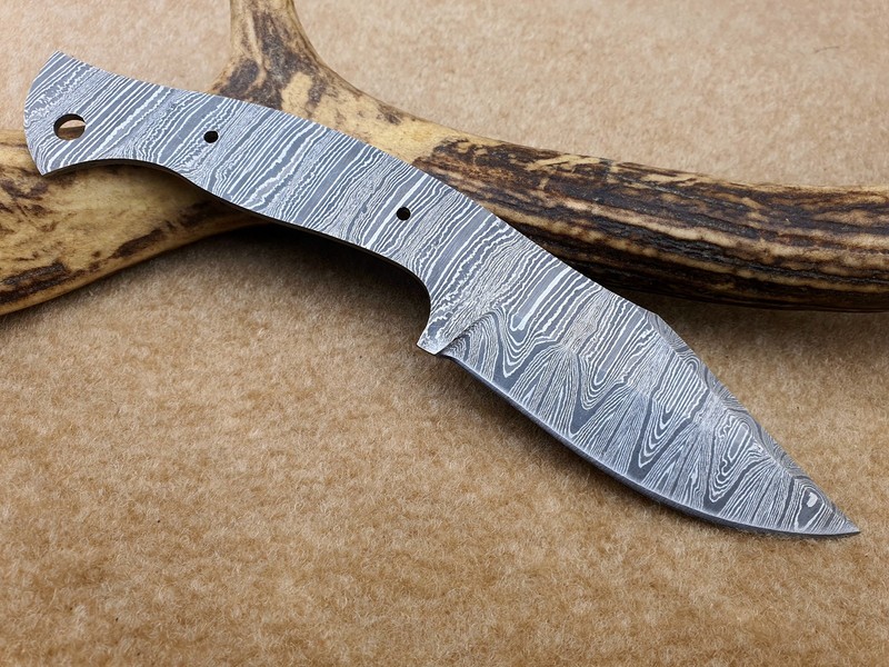 Handmade Damascus Steel blank blades For Hunting knife, skinning knife- DIY  605
