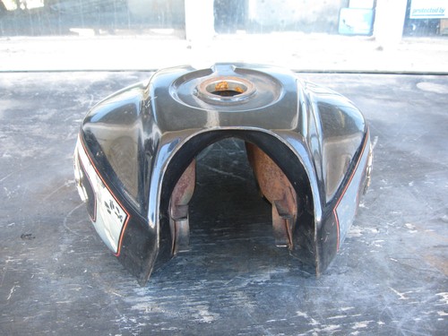1982 Honda CB 650 SC Nitehawk gas tank - Picture 3 of 6