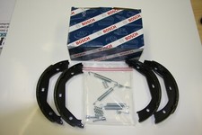 Bosch Bremsbacken mit Einbausatz Ford Fiesta V und Mazda 2 - Satz für hinten