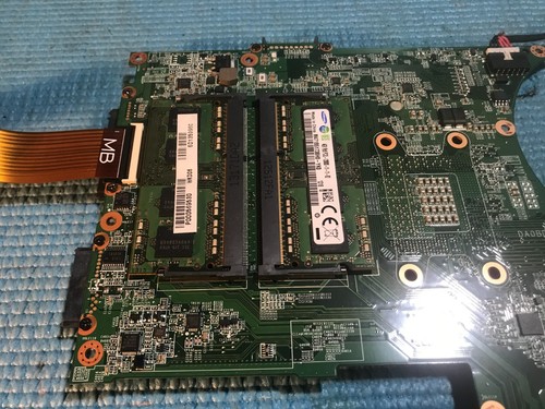 Toshiba Satellite P75-A w / i7-4700MQ 2.4GHz cpu - 8gb RAM - motherboard combo - Afbeelding 9 van 22