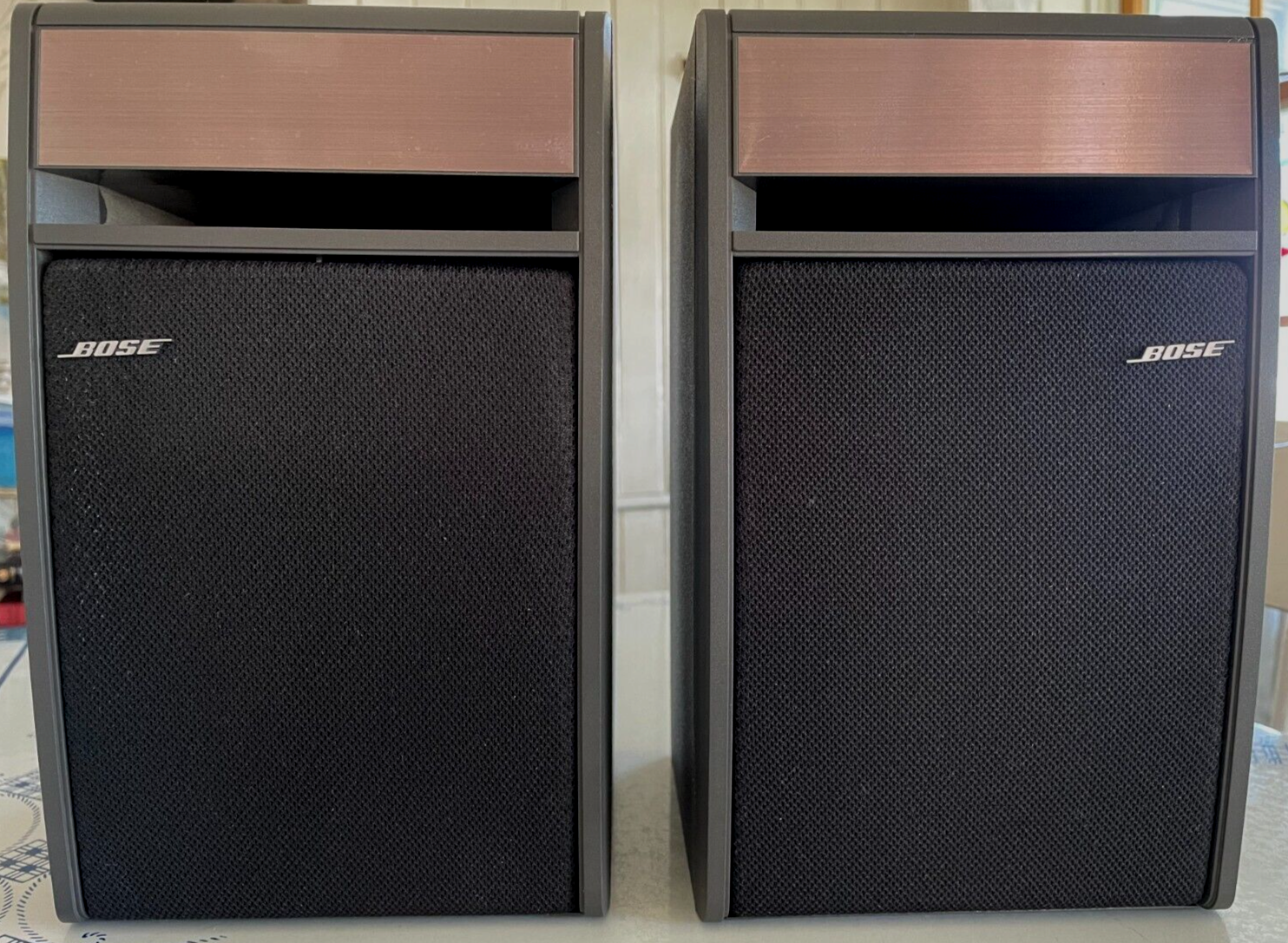 Set of 2 BOSE Model 141 Bookshelf Speakers 10-100 Watt 4-8 Ohms -Tested & Works!