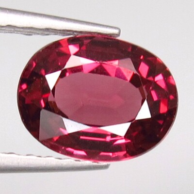 DAZZLING! 1.05ct.Rich AAA Raspberry Pink Rhodolite Garnet Madagascar Oval 7x5mm.