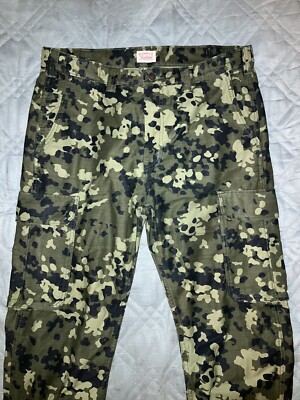 Levis 502 Taper Hybrid Cargo Camo Pants 34x30* Multi pockets