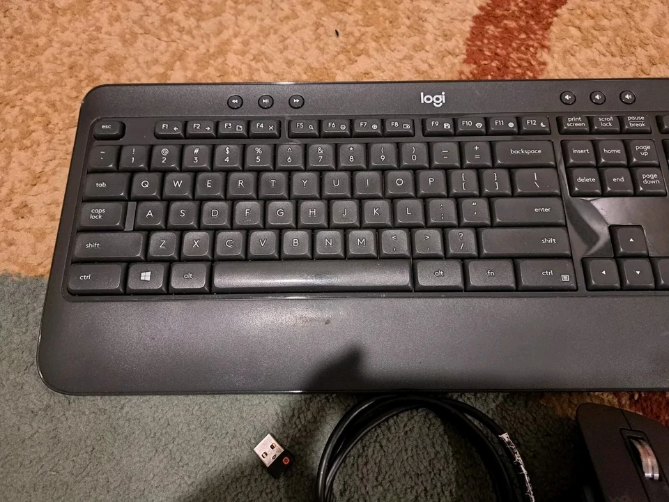 Logitech K540 & MX Master 3 Wireless Keyboard & Mouse  W/USB Receiver + Cable. - Image 3 of 4