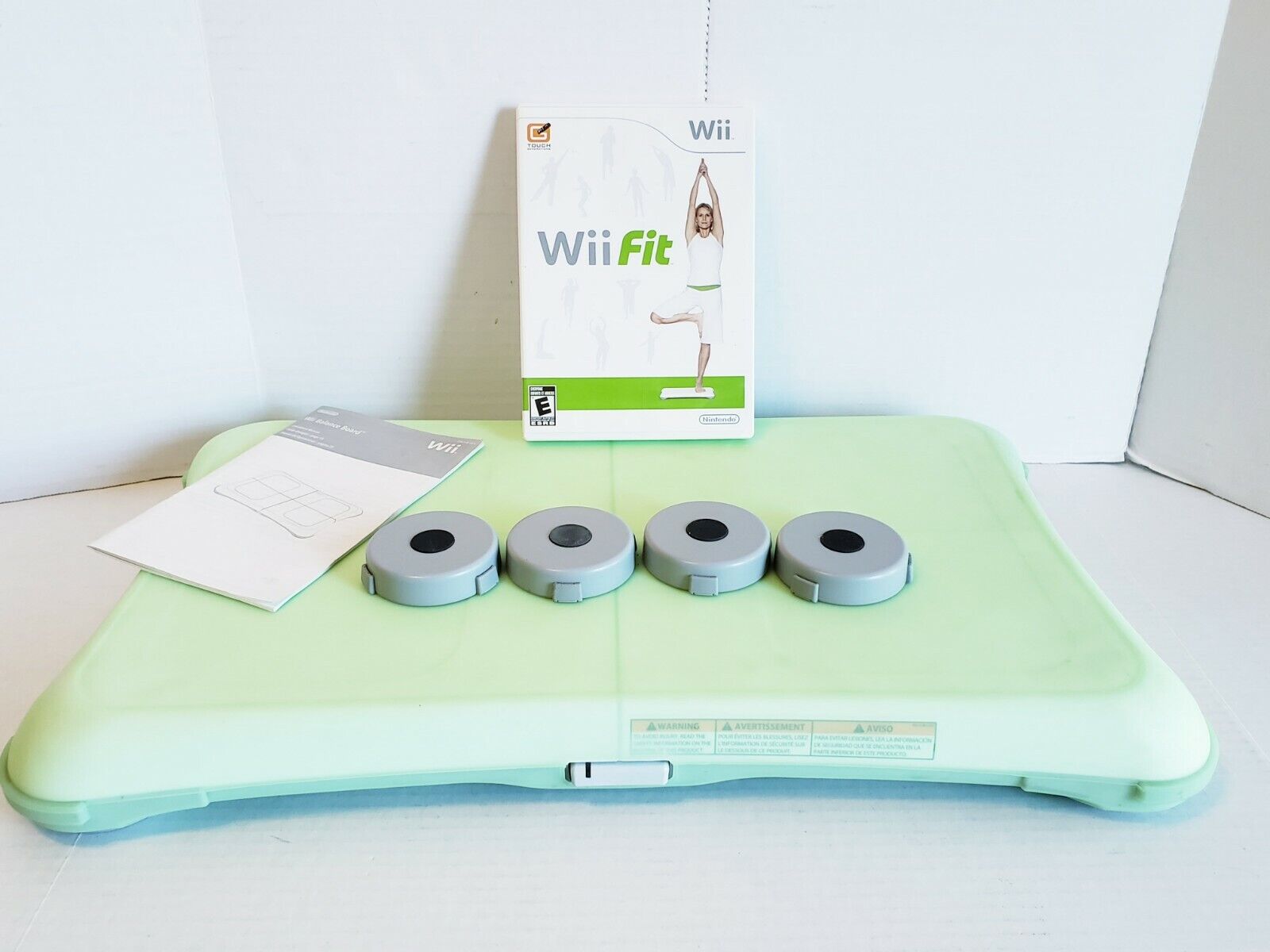 Nintendo Wii Fit & Balance Board w/4 Carpet Feet Risers & Silicone Grip *WORKS*