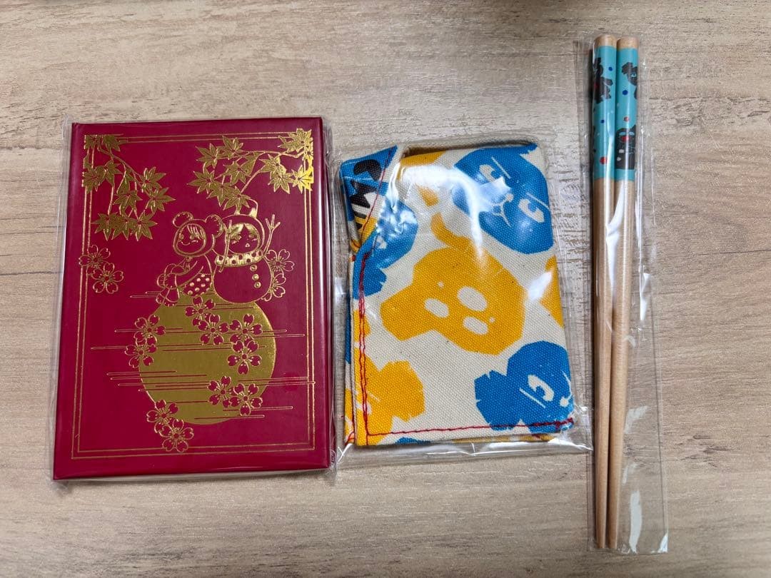 Chihayafuru Special Edition, sticky notes, chopsticks, and chopstick ...