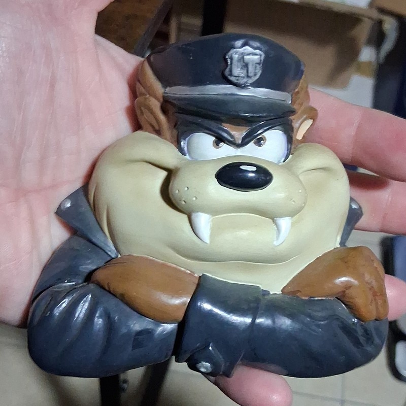 Warner Bros. Looney Tunes Daredevil Taz Costume Collection Figurine 1993 2500