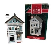 Hallmark Holiday Home #7 Nostalgic Houses Collectors Series Christmas 1990 VTG