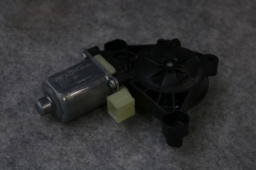 Audi A1 A5 A4 8W Q7 4M R8 4S VW Golf 7 Fensterhebermotor 8W0959801 links rechts