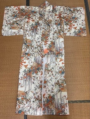Kimono Fine pattern cream color floral pattern beautiful item