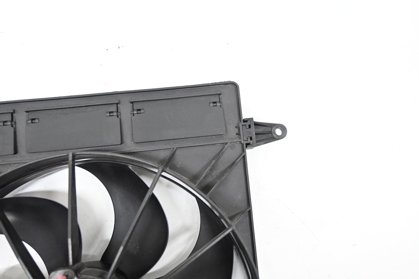 ⭐ 05-09 Maserati Quattroporte Engine Motor Radiator Dual Cooling Fan Shroud Oem
