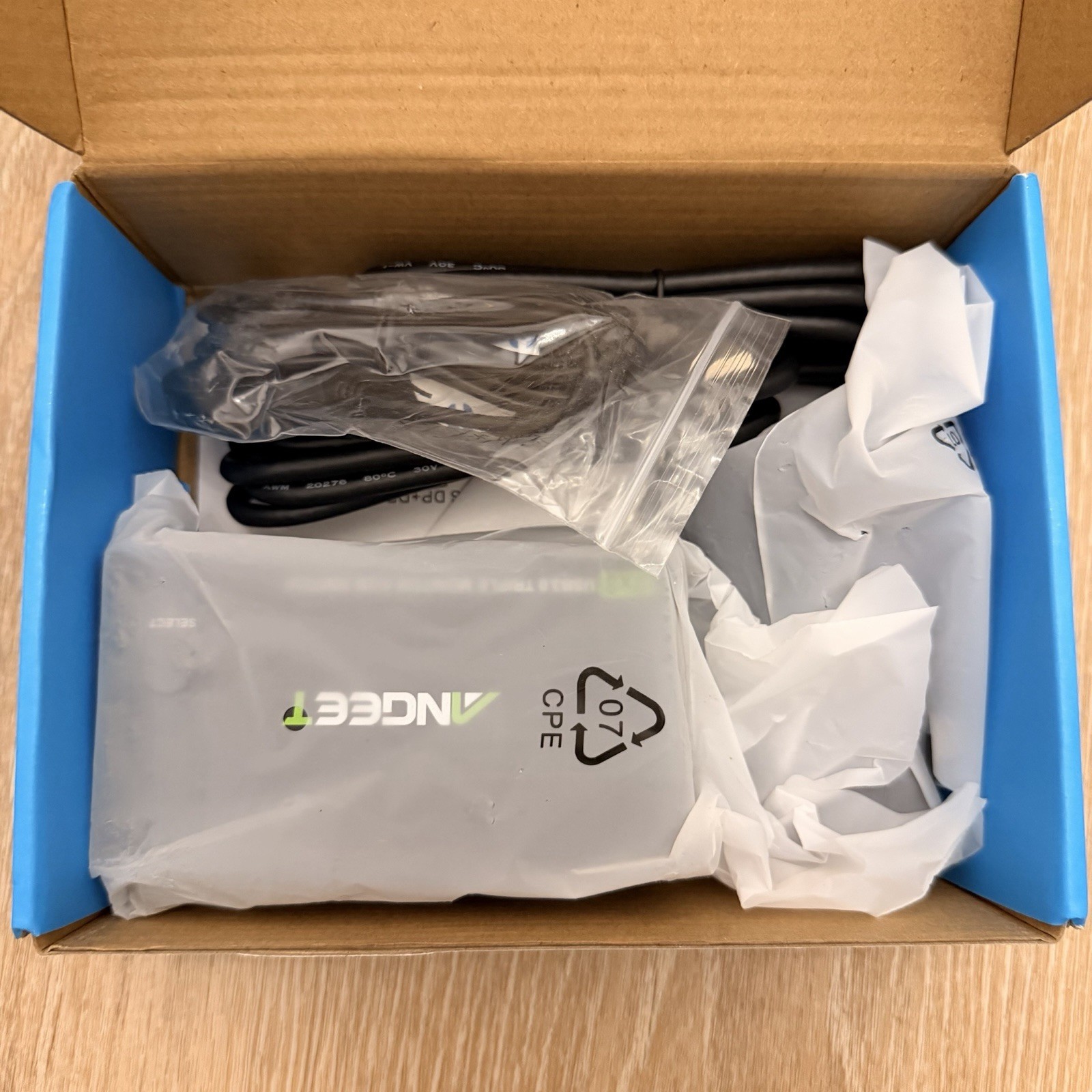 Switch KVM ANGEET 8K 60Hz per 3 Monitor e 2 PC foto 4