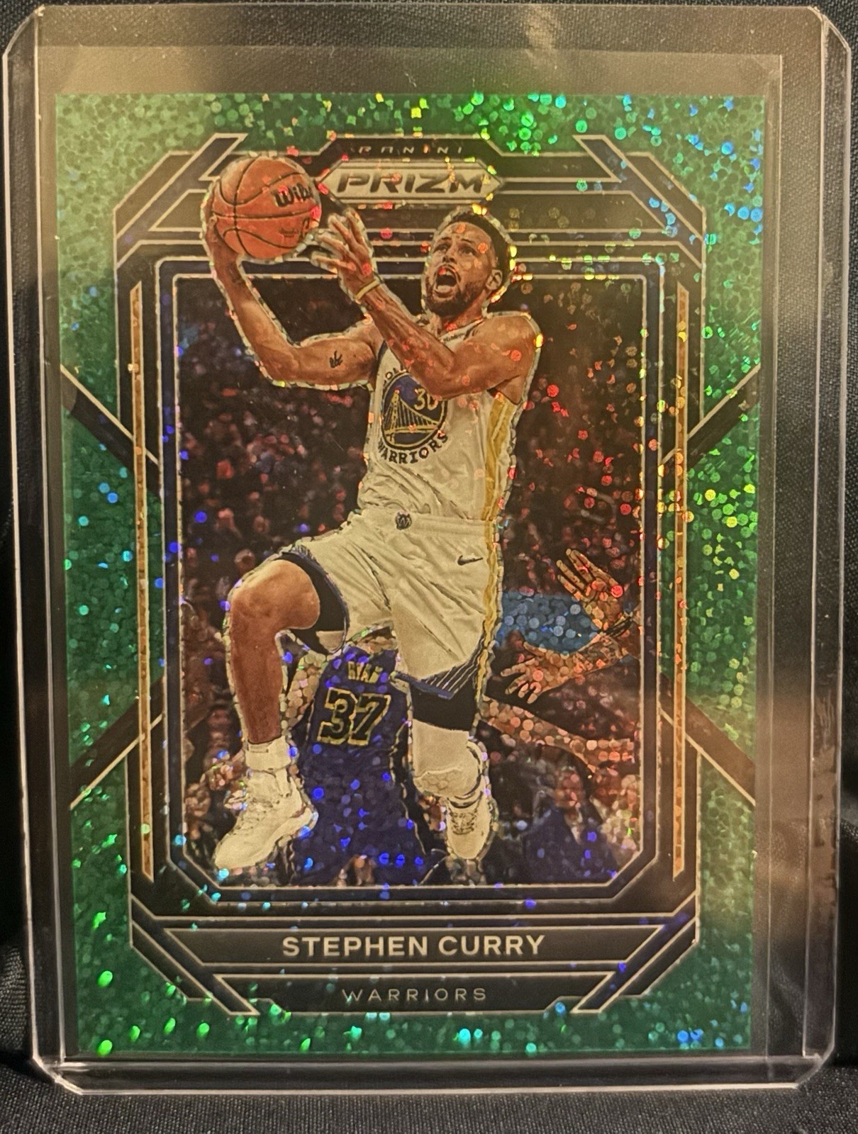 2022-23 Panini Prizm - Stephen Curry #101 Green Sparkle Prizm /8