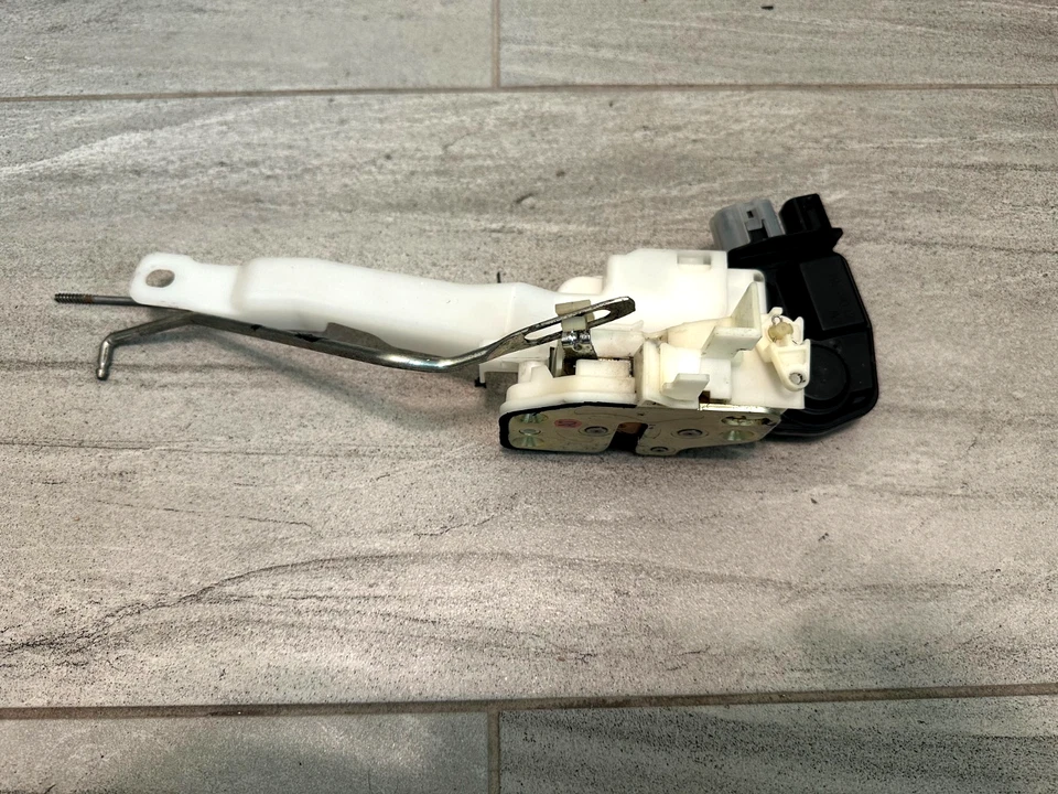 Actuador de cerradura de puerta delantero derecho Vin J / 2002 a 2006 genuino Honda CR-V CRV Foto 4 de 4