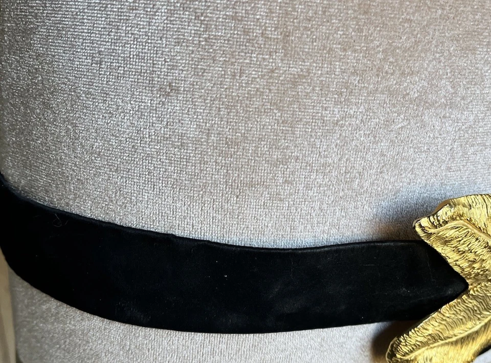 RARE 1983 Christopher Ross Orchid Belt Buckle, Gold Plated, Signed Black Satin - Image 4 of 4