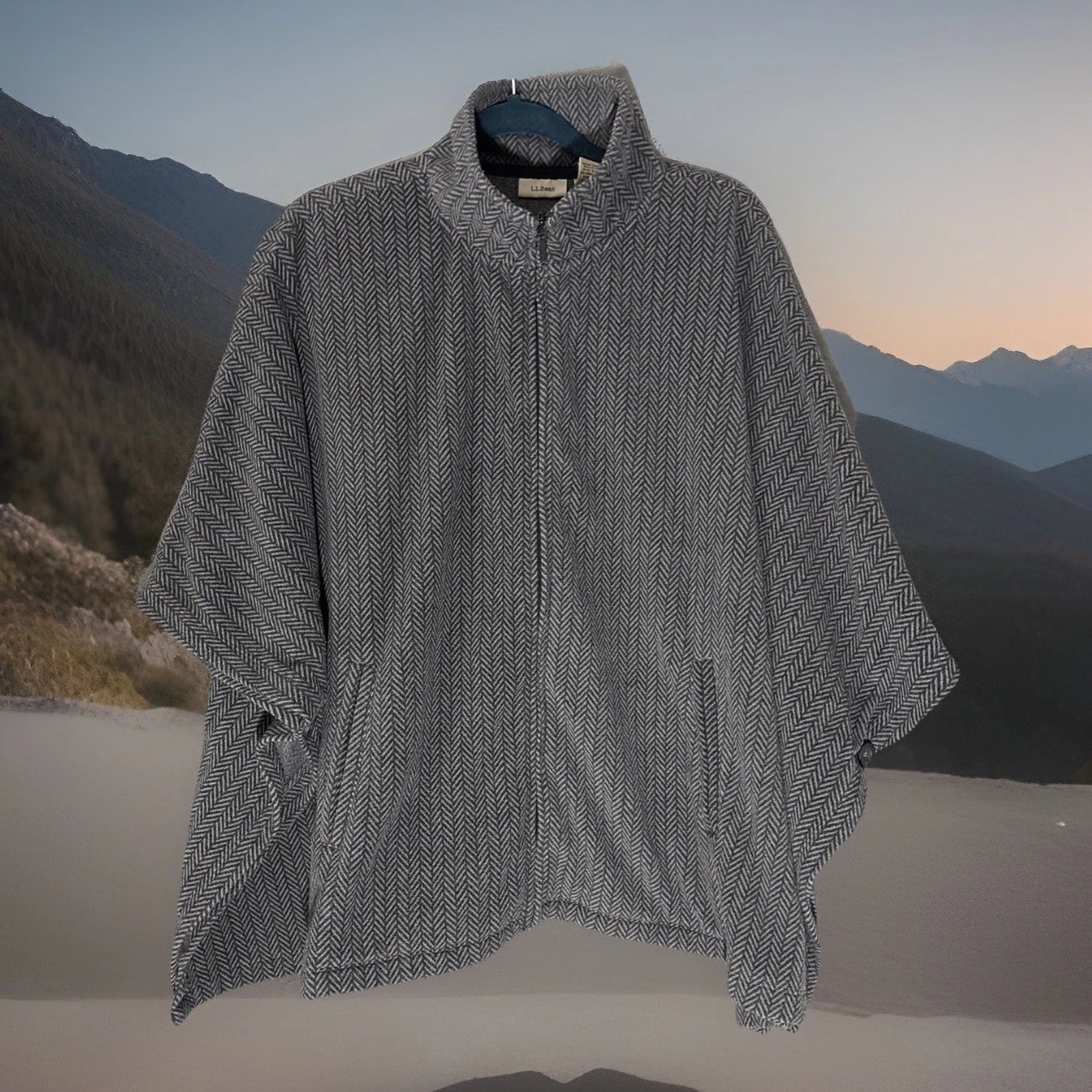 L.L. Bean Women's Large Full Zip Fleece Poncho Cape in Grey/Black Herringbone