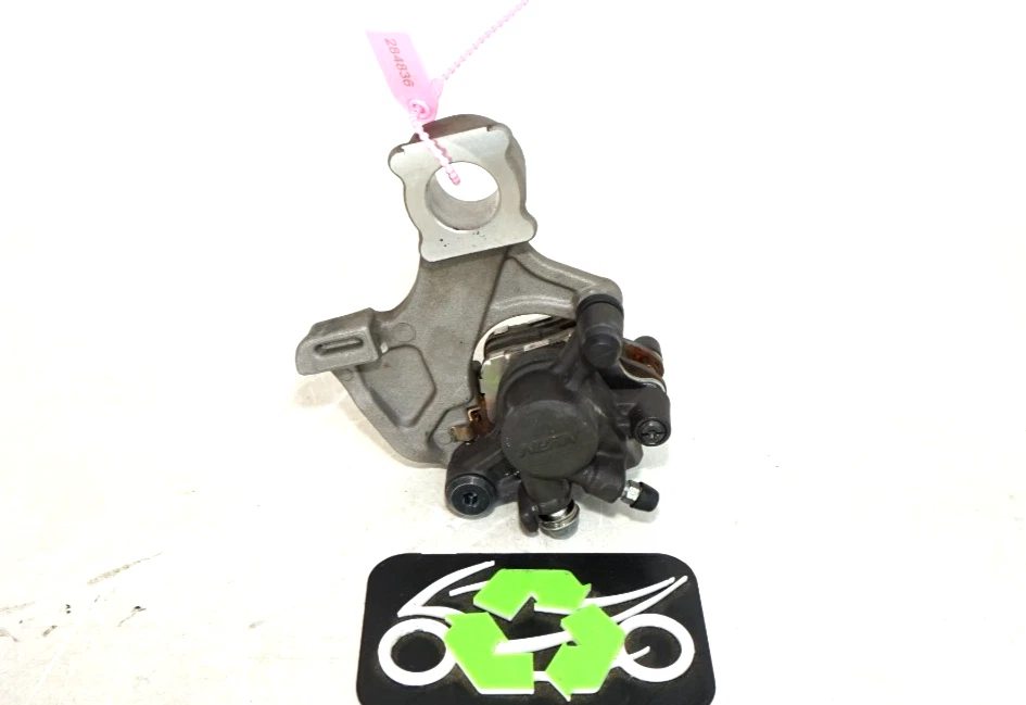 その他 Item 4 2023 11-24 GSXR 600 750 REAR BRAKE CALIPER PADS MOUNT 284836 828