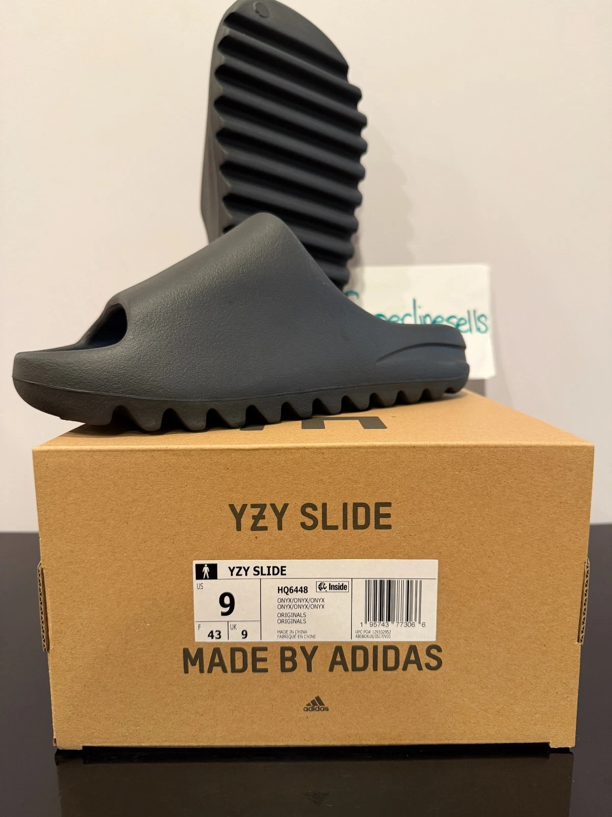 Adidas Yeezy Slide Onyx Size 9 (100% Authentic) HQ6448