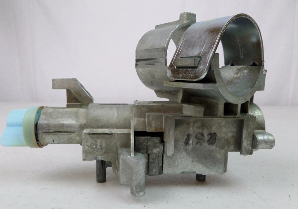 Interruptor de bloqueo de encendido OEM 2008-2014 Cadillac CTS carcasa dirección sin arranque remoto Foto 3 de 4