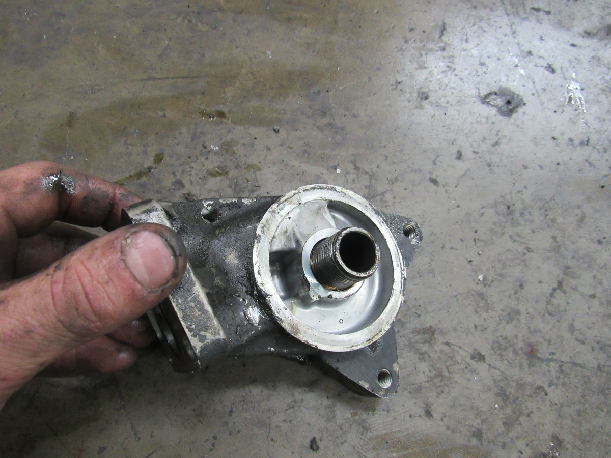 04-05 KAWASAKI NINJA ZX10R ZX1000 OIL FILTER UNION HOUSING
