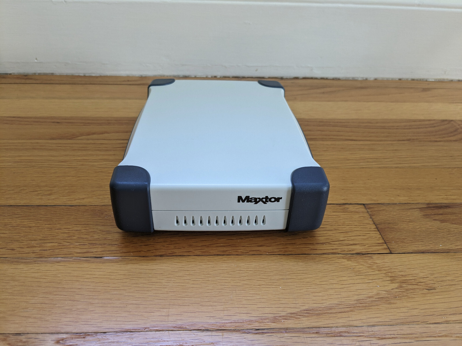 Maxtor 3000 LS 40GB External Hard Drive & Power Supply - Works Great-image
