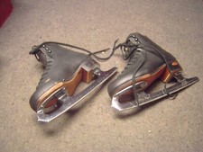 Reidell Ice Skates Black with Leather Soles youth size M 2-1X