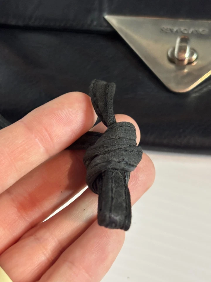 Cartera sin asas Renato Angi Firenze Italia negra de cuero italiano sobre con cierre de solapa Foto 4 de 4