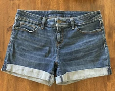 Vintage JCP Size 8 Denim Shorts Stretch Distressed Sewn Cuff Low Rise Inseam 3"