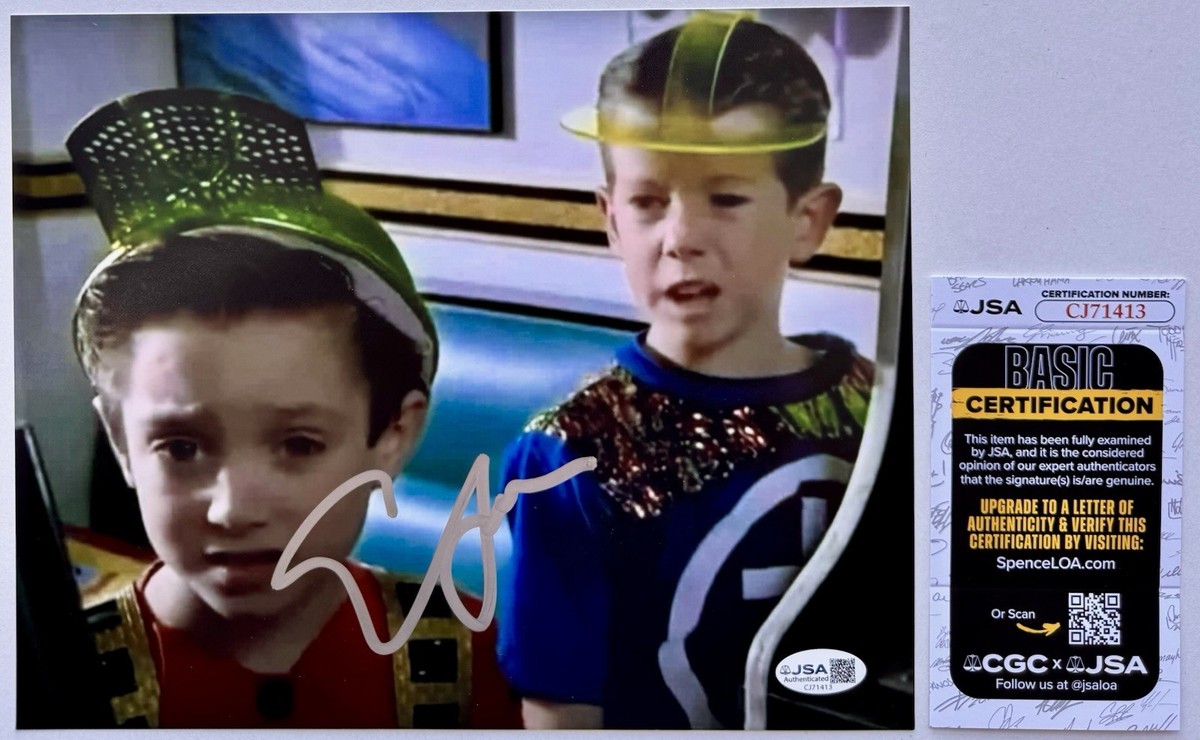 ELIJAH WOOD HAND SIGNED AUTOGRAPH 'BACK TO THE FUTURE 2' 8X10