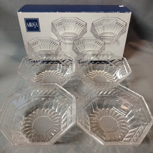 Set of 4 Mikasa Japan Estate 6" glass serving bowls octagonal with box