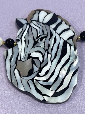 LEE SANDS ZEBRA NECKLACE MOP/ONYX HANDCRAFTED HAWAII= NEVER WORN!