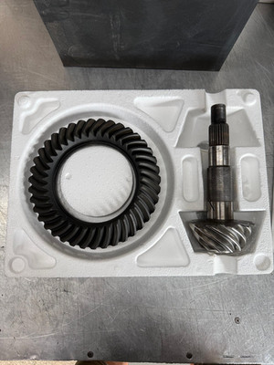 Dana 35 - 3.55 7/16 bolt ring and pinion rear