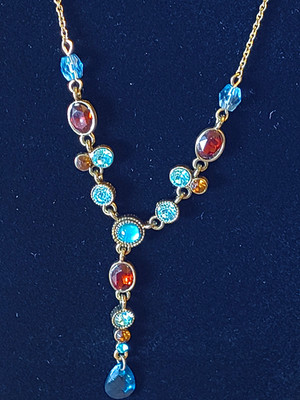 Vintage Signed Avon Nina Ricci Gold Tone Y-Drop Bezel Necklace