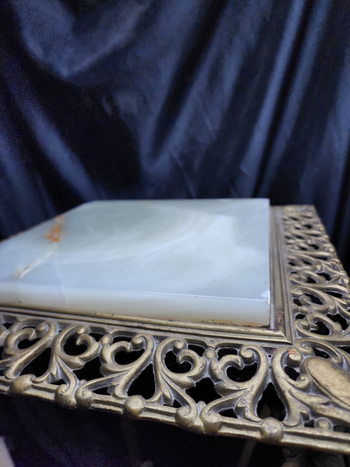 30" VICTORIAN SOLID BRASS AND ONYX PLANT STAND c1890 Green African Jade 