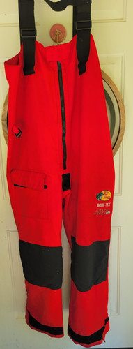 Bass Pro Shops Gore-Tex Bib Overalls 100 mph Men’s XL Fishing Red/Black Pre-Owne
