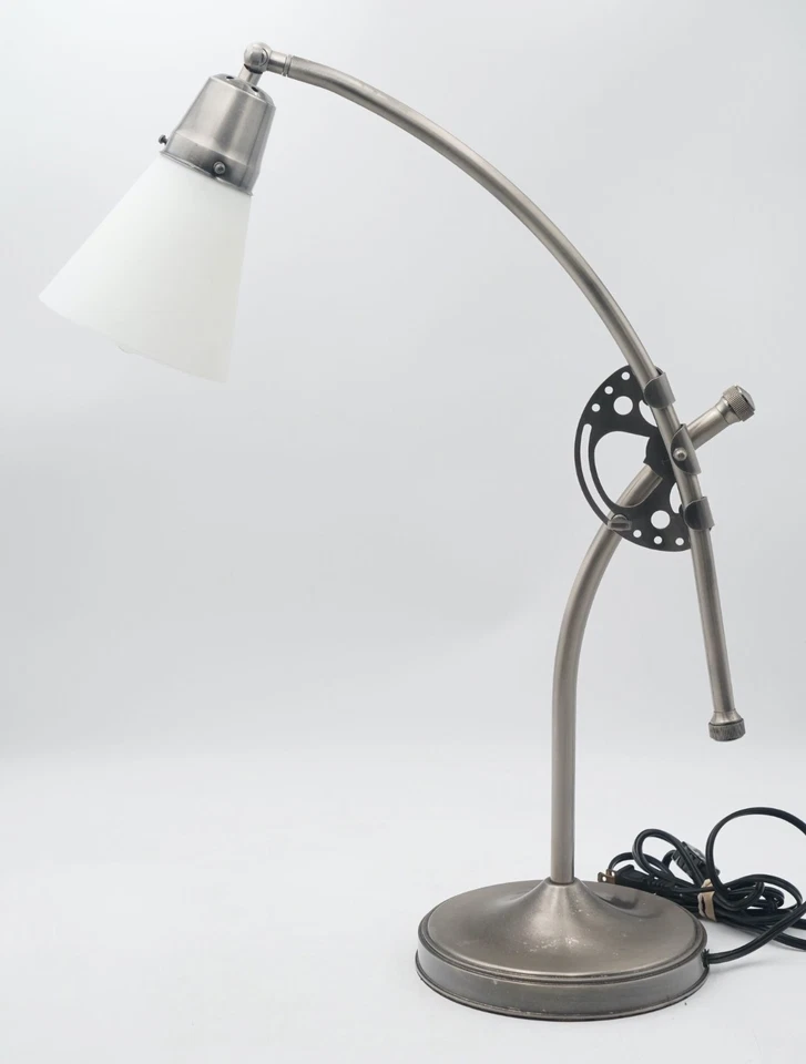 Lámpara de Escritorio Industrial Ajustable Níquel Cepillado con Pantalla de Vidrio Esmerilado Luz de Tarea Foto 4 de 4