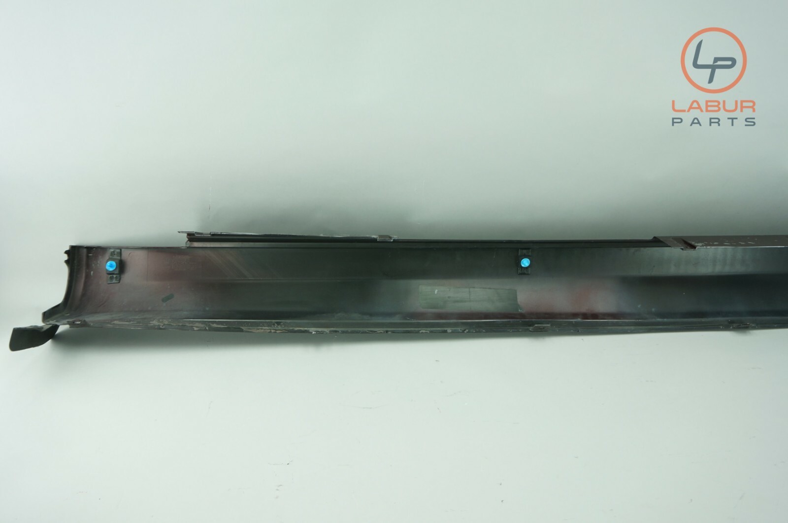 M139 03-08 Maserati Quattroporte Left Side Skirt Rocker Panel Burgundy SS88