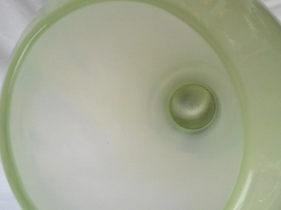 Impresionante jarrón de vidrio verde jade claro chino único, alrededor de 1900 Foto 4 de 4