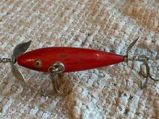 PFLUEGER 3 HOOK NEVER FAIL in RED